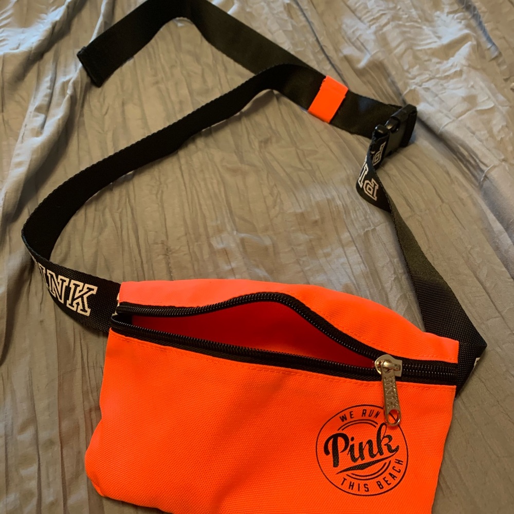VS PINK fanny pack